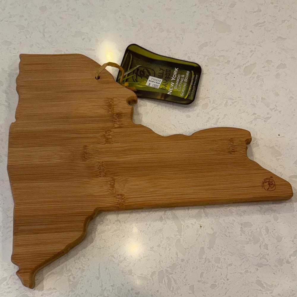 Totally Bamboo New York State Cutting Board - Natural - Picture 3 of 4